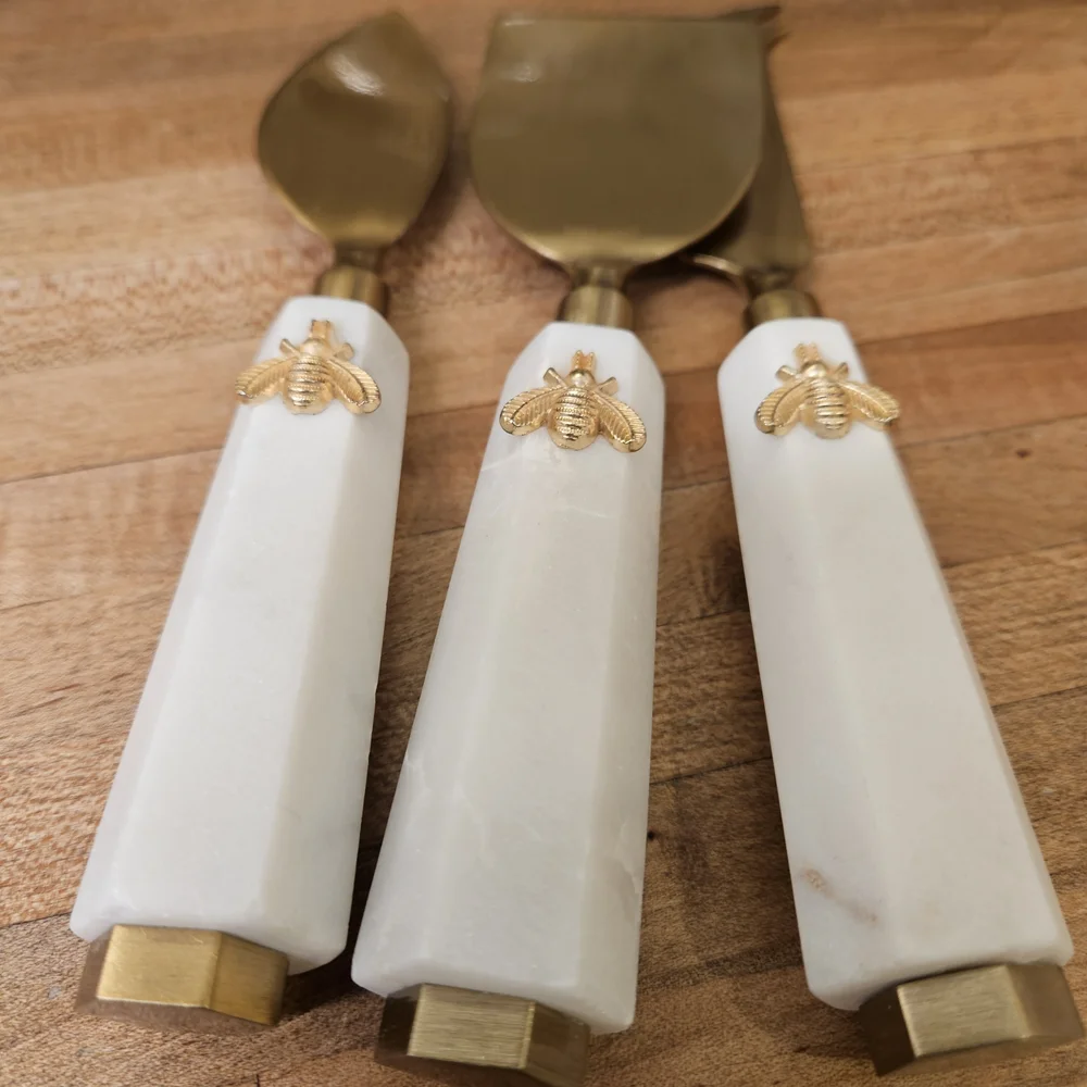 GORGEOUS Williams Sonoma Bee Serving Lot